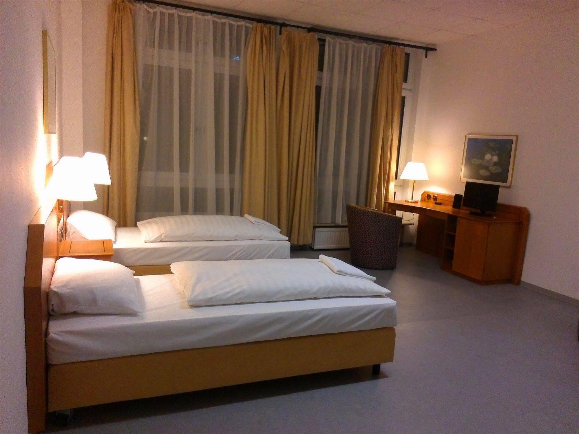 Willy Hotel Frankfurt Frankfurt am Main Exterior foto